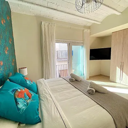 Abbott - 1 Min From The - 100m2 - Sleeps 8 Apartamento *