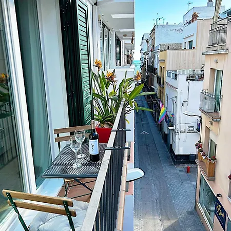 Apartamento Abbott - 1 Min From The - 100m2 - Sleeps 8 Sitges