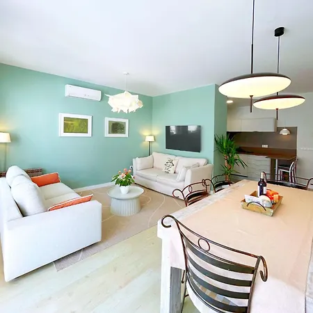 Abbott - 1 Min From The - 100m2 - Sleeps 8 * Sitges